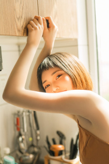 云韵的大长腿好紧好爽